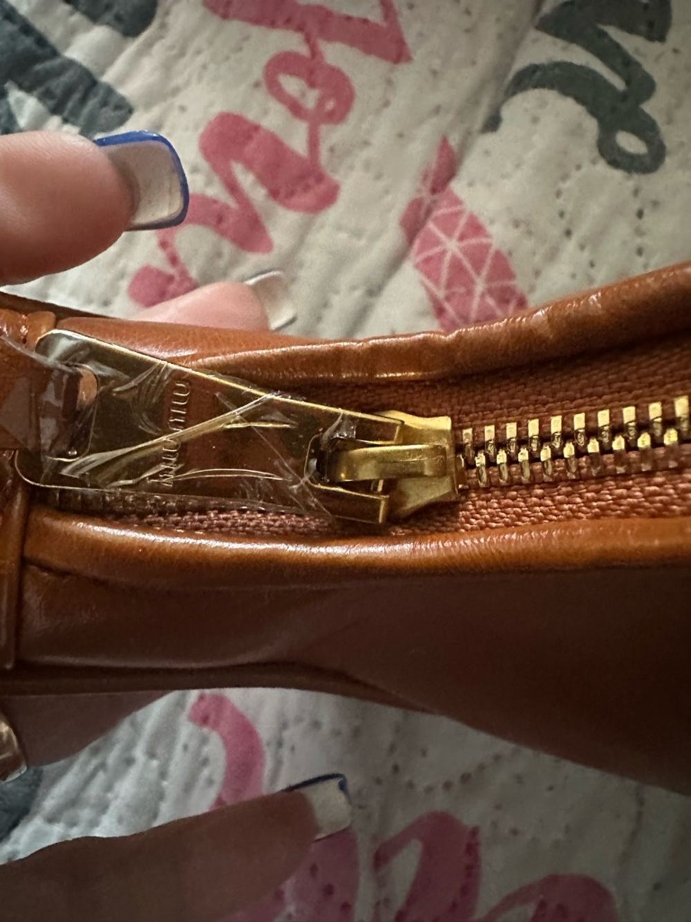 Classic Tan Leather Top-Handle Women’s Bag - Picture 5 of 7